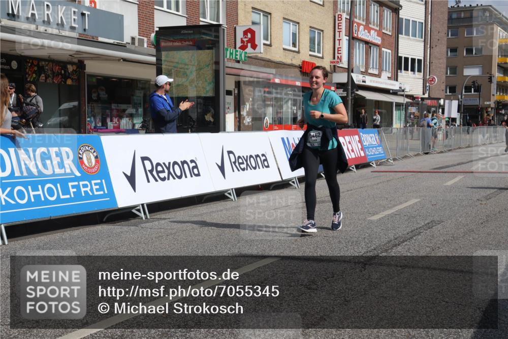 15.09.2024 - PSD Bank Halbmarathon Michael Strokosch http://msf.ph/oto/7055345 15.09.2024 12:41:04 Ziel 3354, 3355, 3462 meine-sportfotos.de