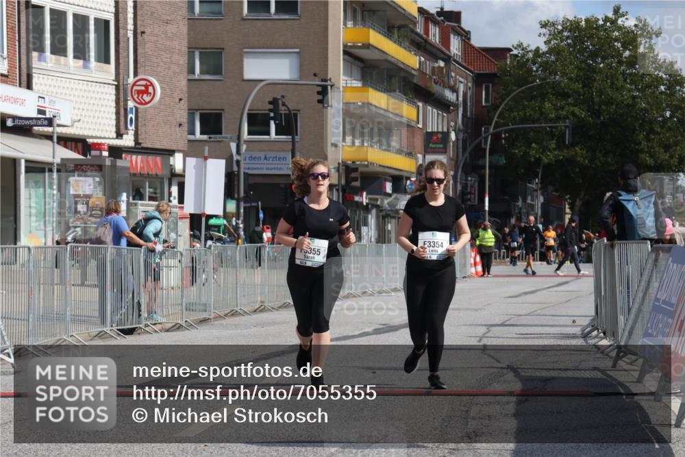 15.09.2024 - PSD Bank Halbmarathon Michael Strokosch http://msf.ph/oto/7055355 15.09.2024 12:41:10 Ziel 3354, 3355, 3462 meine-sportfotos.de