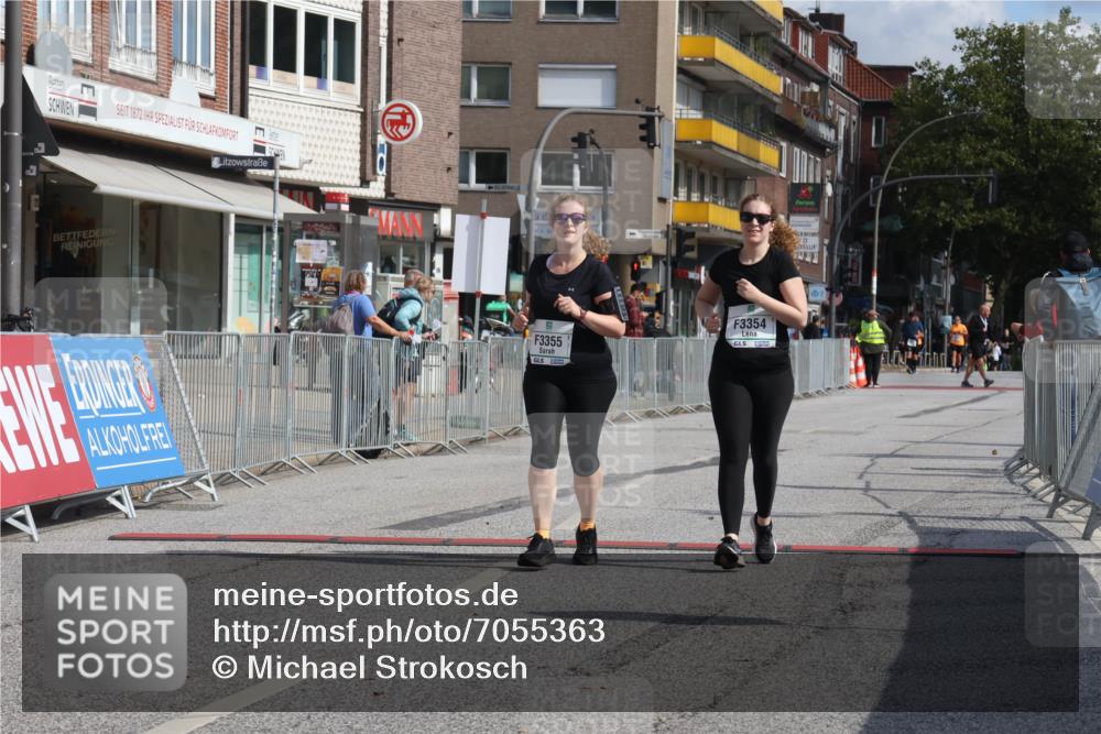 15.09.2024 - PSD Bank Halbmarathon Michael Strokosch http://msf.ph/oto/7055363 15.09.2024 12:41:11 Ziel 3354, 3355, 3462 meine-sportfotos.de