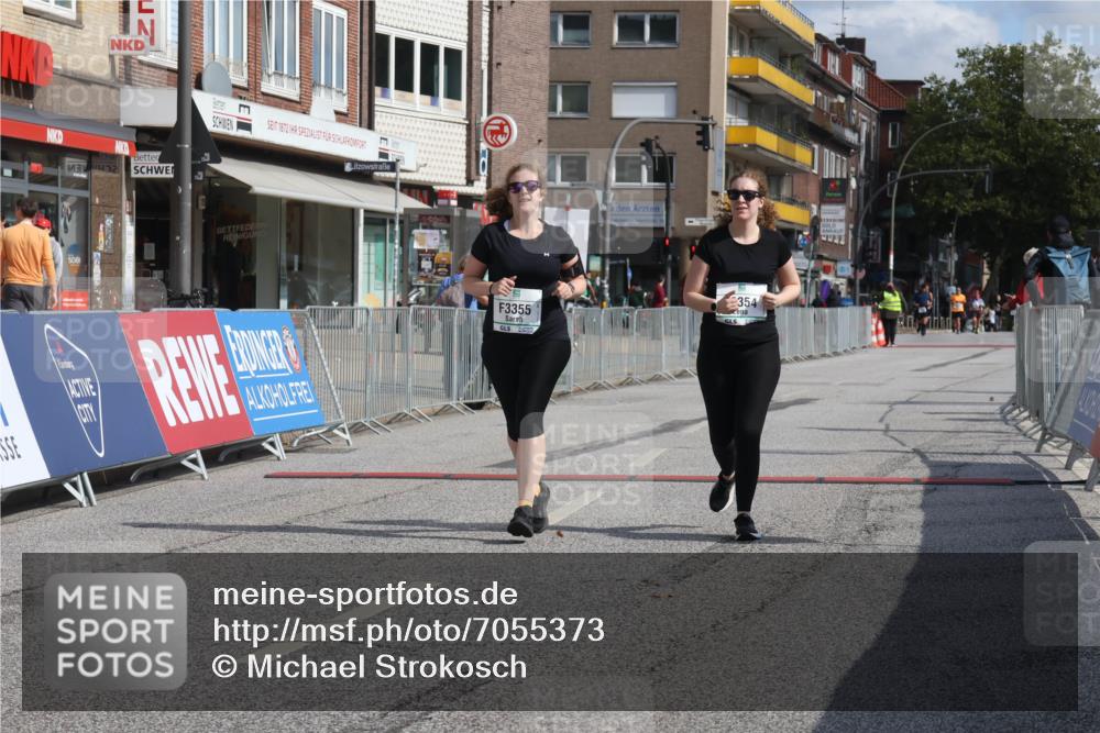 15.09.2024 - PSD Bank Halbmarathon Michael Strokosch http://msf.ph/oto/7055373 15.09.2024 12:41:12 Ziel 3354, 3355, 3462 meine-sportfotos.de