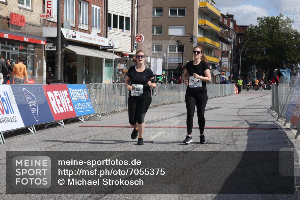 15.09.2024 - PSD Bank Halbmarathon Michael Strokosch http://msf.ph/oto/7055375 15.09.2024 12:41:12 Ziel 3354, 3355, 3462 meine-sportfotos.de