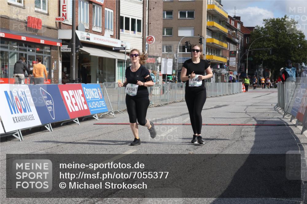 15.09.2024 - PSD Bank Halbmarathon Michael Strokosch http://msf.ph/oto/7055377 15.09.2024 12:41:12 Ziel 3354, 3355, 3462 meine-sportfotos.de