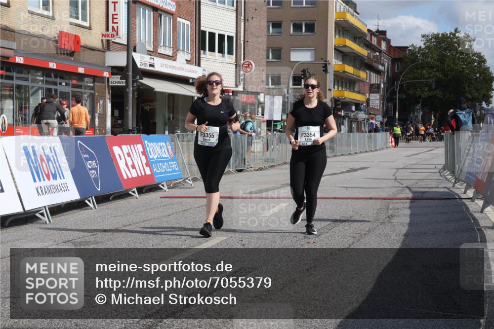 15.09.2024 - PSD Bank Halbmarathon Michael Strokosch http://msf.ph/oto/7055379 15.09.2024 12:41:13 Ziel 3354, 3355, 3462 meine-sportfotos.de