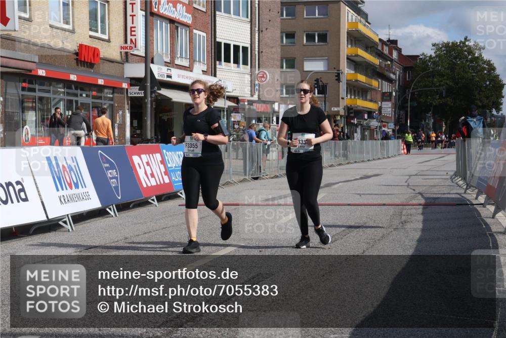 15.09.2024 - PSD Bank Halbmarathon Michael Strokosch http://msf.ph/oto/7055383 15.09.2024 12:41:13 Ziel 3354, 3355, 3462 meine-sportfotos.de