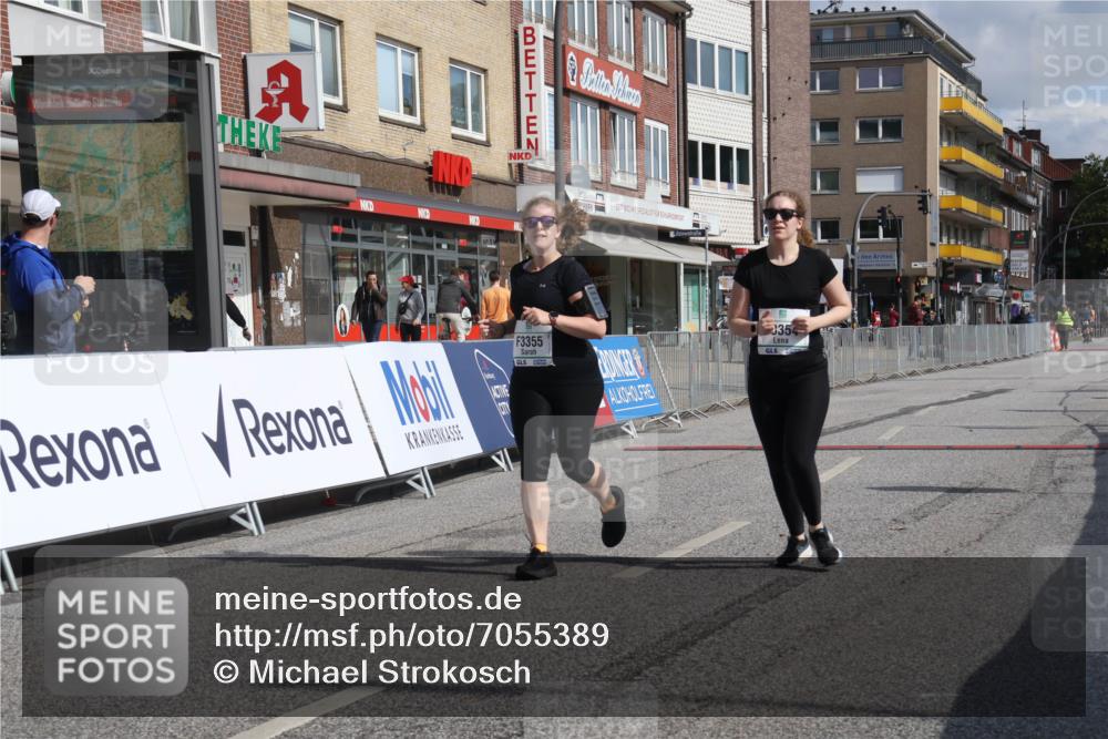 15.09.2024 - PSD Bank Halbmarathon Michael Strokosch http://msf.ph/oto/7055389 15.09.2024 12:41:14 Ziel 3354, 3355 meine-sportfotos.de
