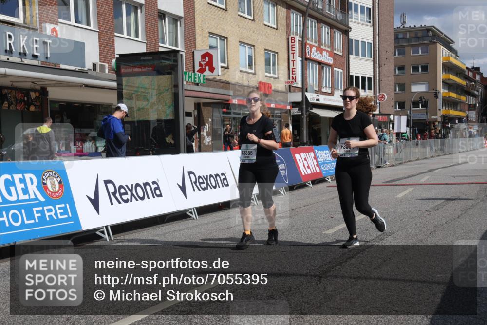 15.09.2024 - PSD Bank Halbmarathon Michael Strokosch http://msf.ph/oto/7055395 15.09.2024 12:41:15 Ziel 3354, 3355 meine-sportfotos.de