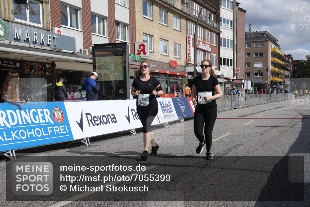 15.09.2024 - PSD Bank Halbmarathon Michael Strokosch http://msf.ph/oto/7055399 15.09.2024 12:41:15 Ziel 3354, 3355 meine-sportfotos.de