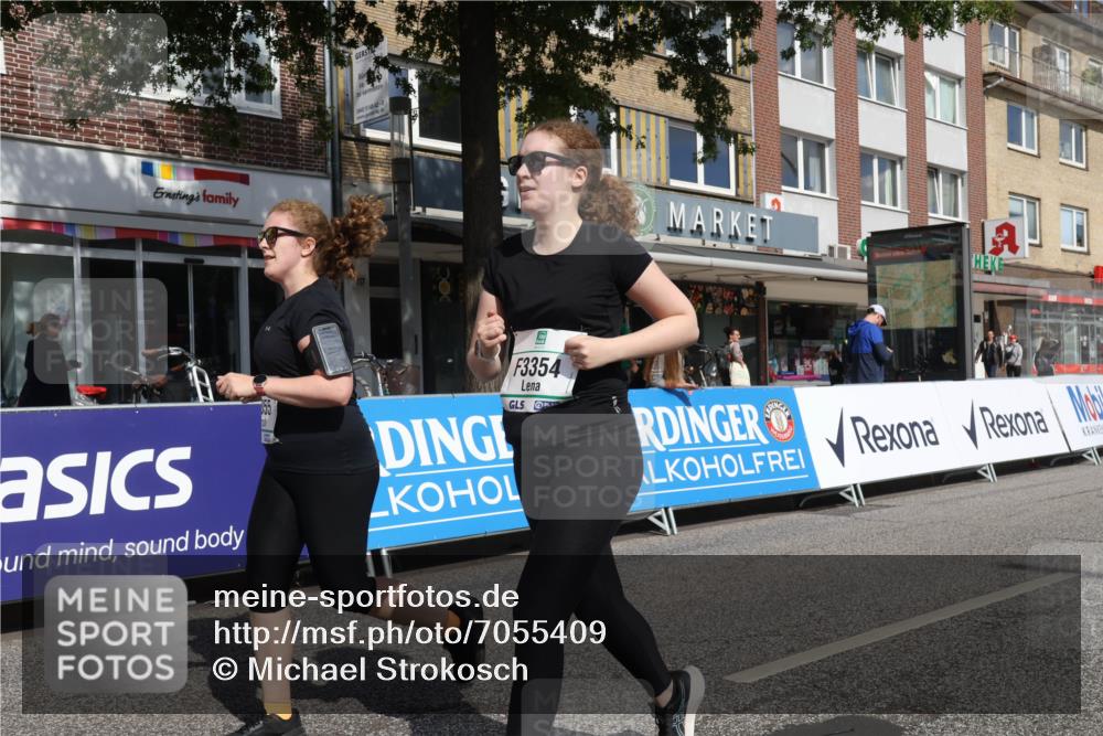 15.09.2024 - PSD Bank Halbmarathon Michael Strokosch http://msf.ph/oto/7055409 15.09.2024 12:41:17 Ziel 3354, 3355 meine-sportfotos.de