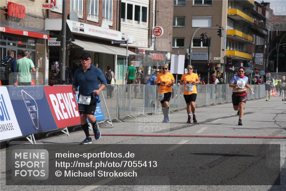 15.09.2024 - PSD Bank Halbmarathon Michael Strokosch http://msf.ph/oto/7055413 15.09.2024 12:41:44 Ziel 2276, 3343, 3344, 3412 meine-sportfotos.de