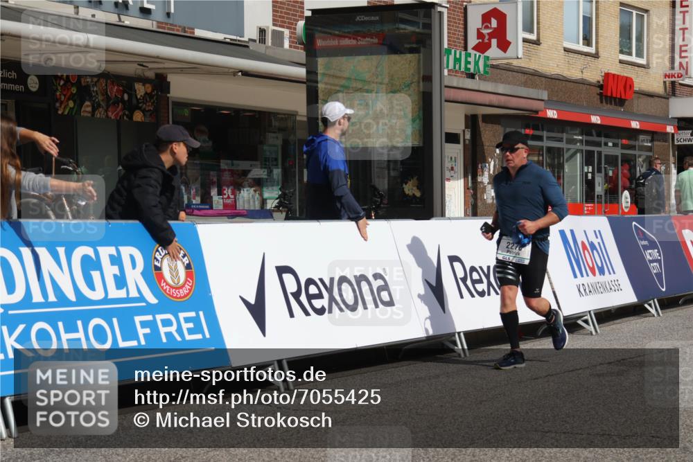 15.09.2024 - PSD Bank Halbmarathon Michael Strokosch http://msf.ph/oto/7055425 15.09.2024 12:41:46 Ziel 2276, 3343, 3344, 3412 meine-sportfotos.de