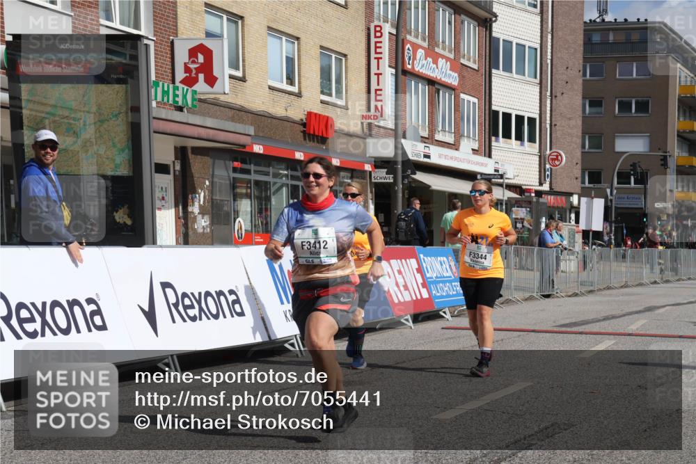 15.09.2024 - PSD Bank Halbmarathon Michael Strokosch http://msf.ph/oto/7055441 15.09.2024 12:41:49 Ziel 2276, 3343, 3344, 3412 meine-sportfotos.de