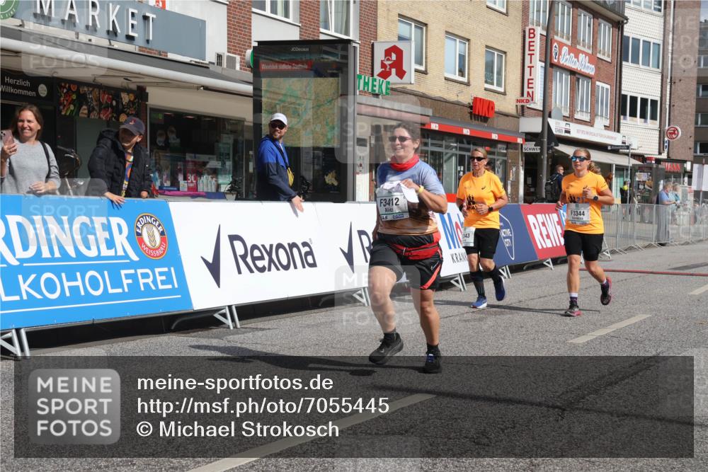 15.09.2024 - PSD Bank Halbmarathon Michael Strokosch http://msf.ph/oto/7055445 15.09.2024 12:41:49 Ziel 2276, 3343, 3344, 3412 meine-sportfotos.de
