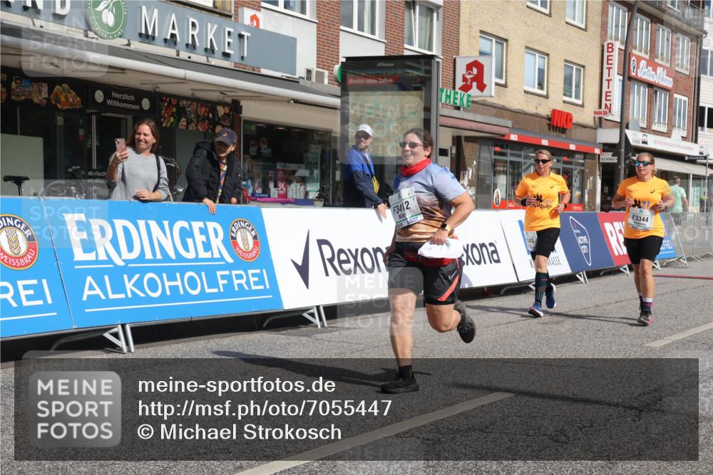 15.09.2024 - PSD Bank Halbmarathon Michael Strokosch http://msf.ph/oto/7055447 15.09.2024 12:41:49 Ziel 2276, 3343, 3344, 3412 meine-sportfotos.de