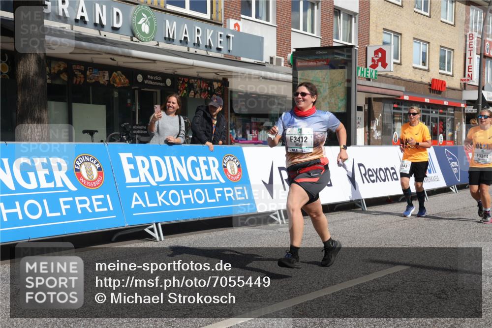 15.09.2024 - PSD Bank Halbmarathon Michael Strokosch http://msf.ph/oto/7055449 15.09.2024 12:41:50 Ziel 2276, 3343, 3344, 3412 meine-sportfotos.de