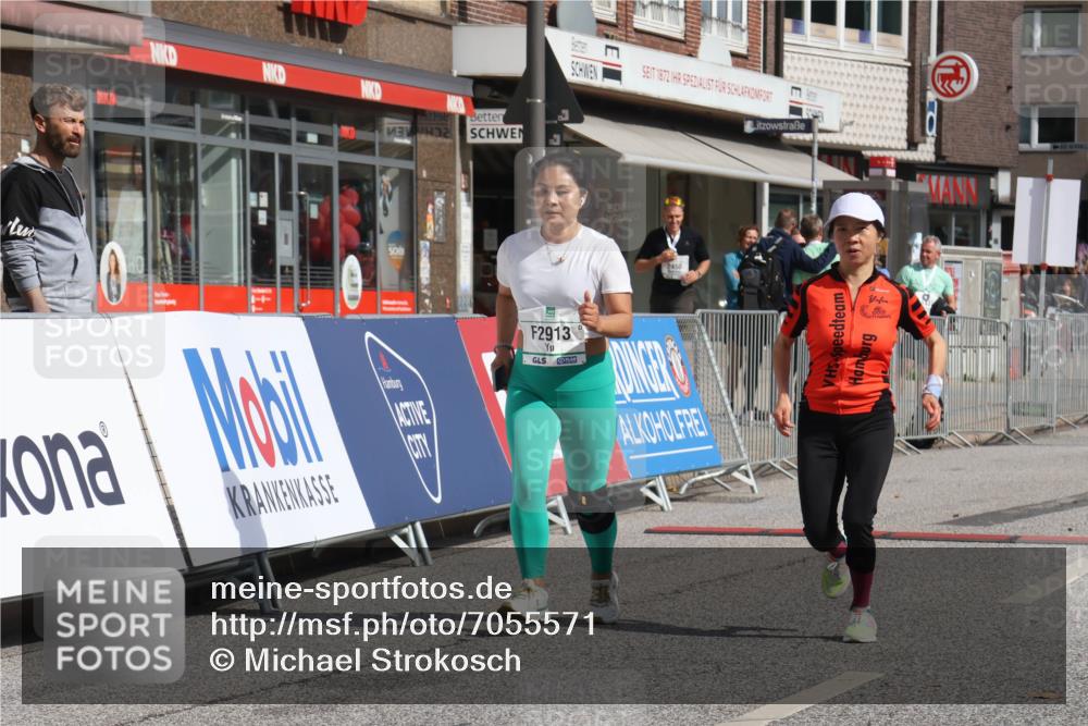 15.09.2024 - PSD Bank Halbmarathon Michael Strokosch http://msf.ph/oto/7055571 15.09.2024 12:42:19 Ziel 2449, 2913, 2966, 3363 meine-sportfotos.de