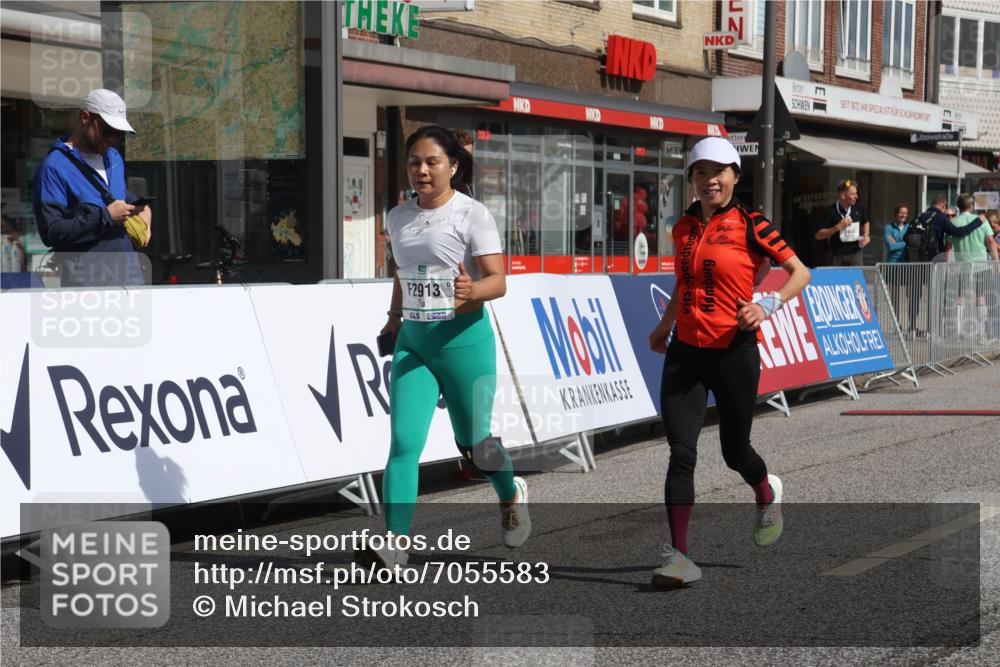 15.09.2024 - PSD Bank Halbmarathon Michael Strokosch http://msf.ph/oto/7055583 15.09.2024 12:42:20 Ziel 2449, 2913, 2966 meine-sportfotos.de