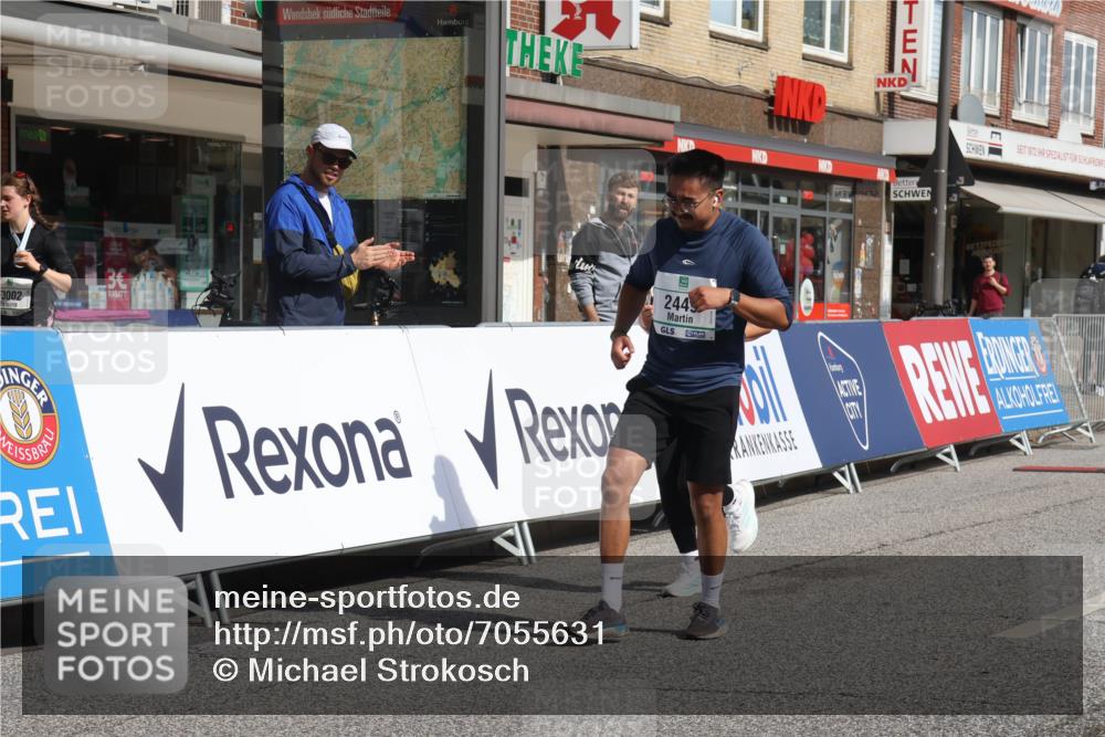 15.09.2024 - PSD Bank Halbmarathon Michael Strokosch http://msf.ph/oto/7055631 15.09.2024 12:42:30 Ziel 2273, 2449, 2913, 2966, 3278, 3400 meine-sportfotos.de