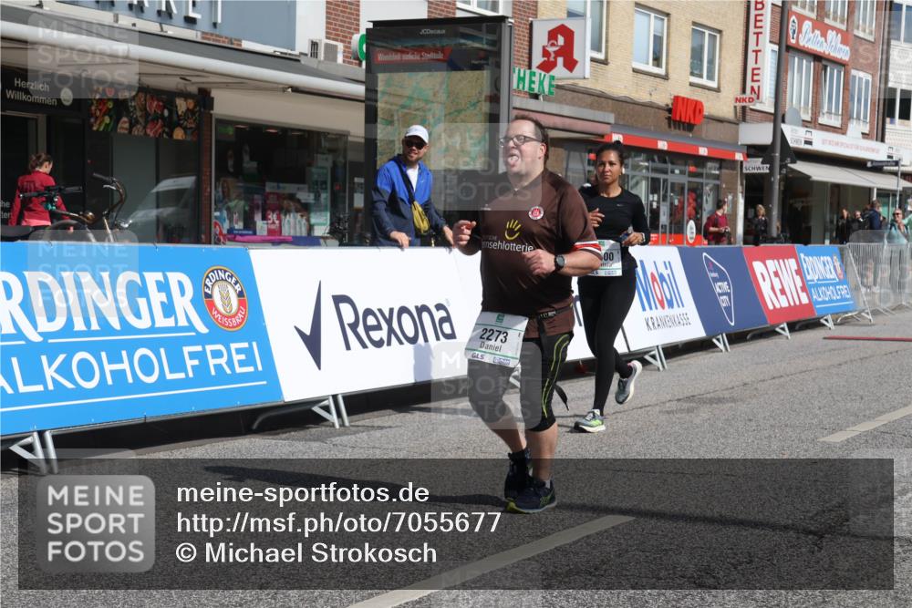15.09.2024 - PSD Bank Halbmarathon Michael Strokosch http://msf.ph/oto/7055677 15.09.2024 12:42:37 Ziel 2273, 2449, 3242, 3278, 3321, 3400 meine-sportfotos.de