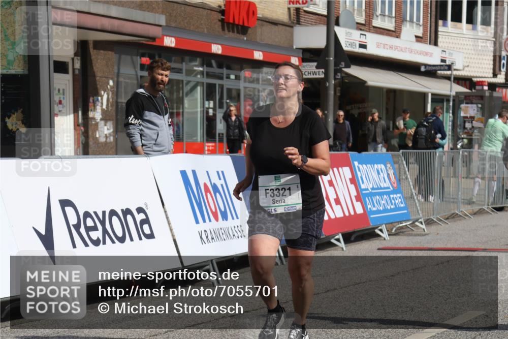 15.09.2024 - PSD Bank Halbmarathon Michael Strokosch http://msf.ph/oto/7055701 15.09.2024 12:42:42 Ziel 2273, 3242, 3321, 3400 meine-sportfotos.de