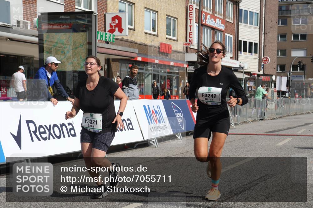 15.09.2024 - PSD Bank Halbmarathon Michael Strokosch http://msf.ph/oto/7055711 15.09.2024 12:42:43 Ziel 2273, 3242, 3321, 3400 meine-sportfotos.de