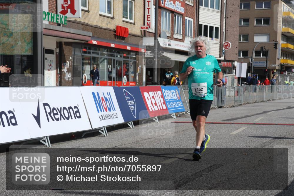 15.09.2024 - PSD Bank Halbmarathon Michael Strokosch http://msf.ph/oto/7055897 15.09.2024 12:44:30 Ziel 2452 meine-sportfotos.de