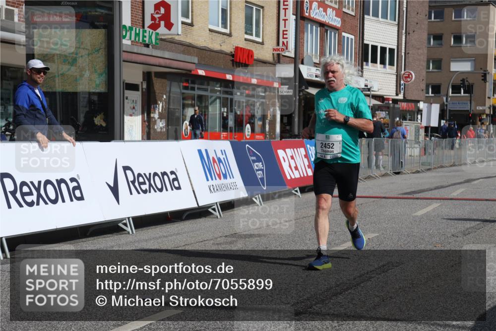 15.09.2024 - PSD Bank Halbmarathon Michael Strokosch http://msf.ph/oto/7055899 15.09.2024 12:44:31 Ziel 2452 meine-sportfotos.de