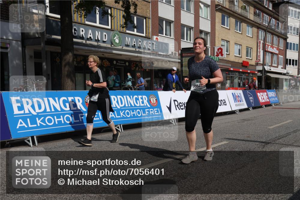 15.09.2024 - PSD Bank Halbmarathon Michael Strokosch http://msf.ph/oto/7056401 15.09.2024 12:47:41 Ziel 3331, 3395, 3459, 3460, 3461 meine-sportfotos.de