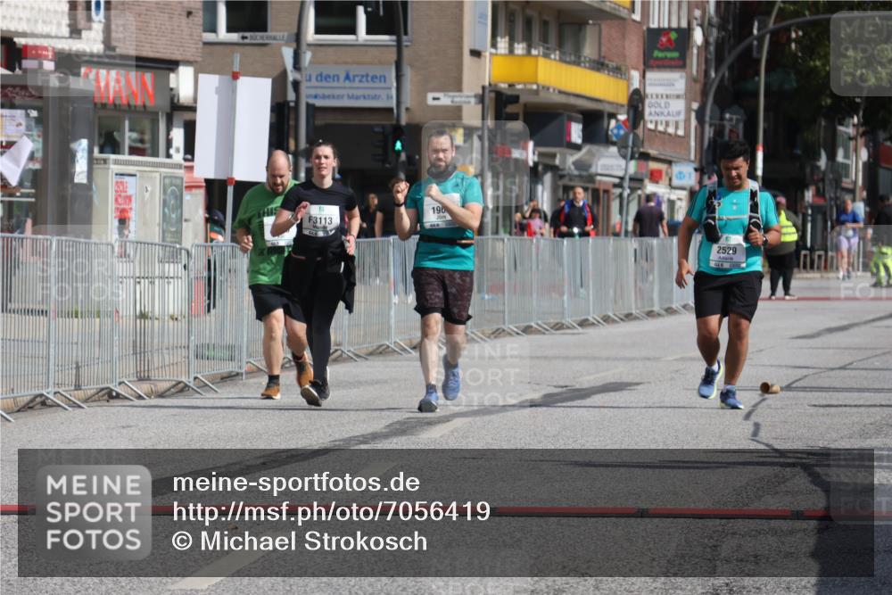 15.09.2024 - PSD Bank Halbmarathon Michael Strokosch http://msf.ph/oto/7056419 15.09.2024 12:49:28 Ziel 1962, 2235, 2529, 3113 meine-sportfotos.de