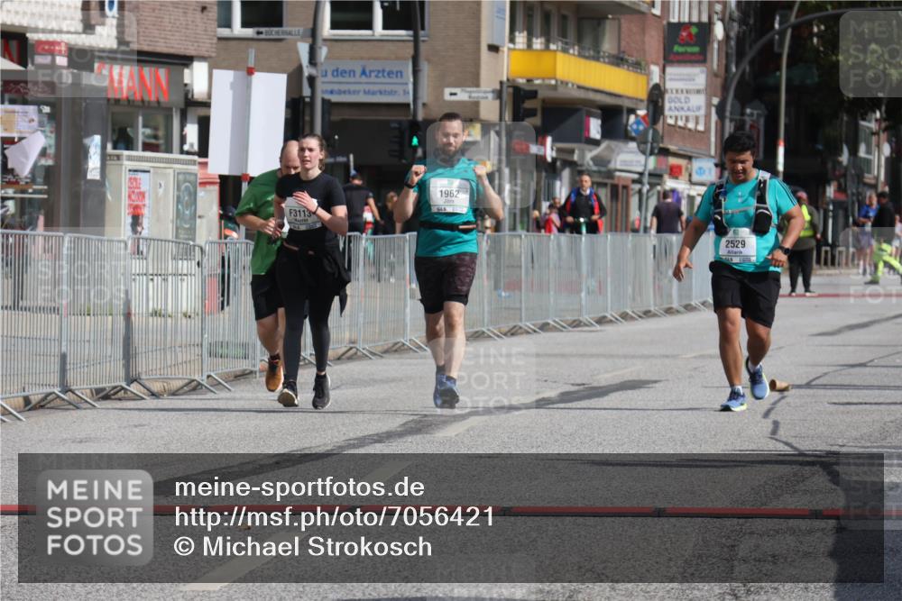 15.09.2024 - PSD Bank Halbmarathon Michael Strokosch http://msf.ph/oto/7056421 15.09.2024 12:49:28 Ziel 1962, 2235, 2529, 3113 meine-sportfotos.de