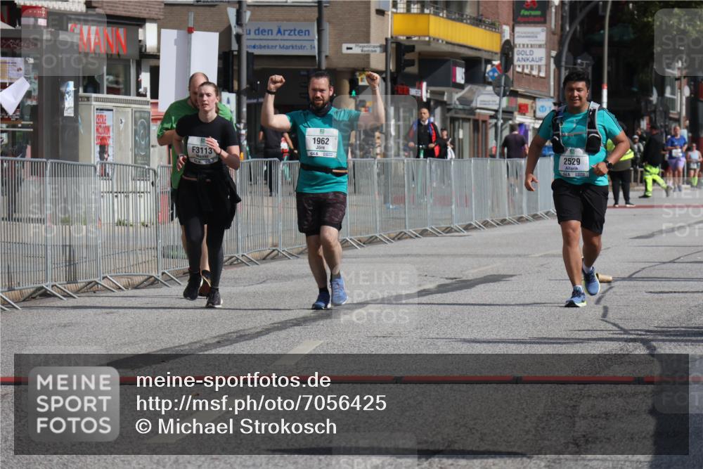 15.09.2024 - PSD Bank Halbmarathon Michael Strokosch http://msf.ph/oto/7056425 15.09.2024 12:49:29 Ziel 1962, 2235, 2529, 3113 meine-sportfotos.de