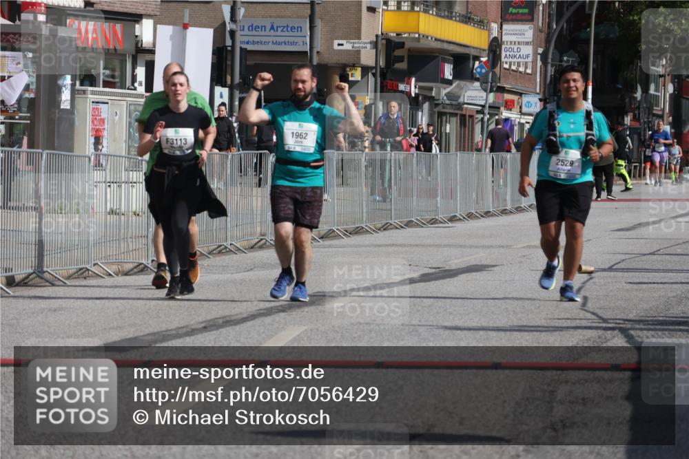 15.09.2024 - PSD Bank Halbmarathon Michael Strokosch http://msf.ph/oto/7056429 15.09.2024 12:49:29 Ziel 1962, 2235, 2529, 3113 meine-sportfotos.de