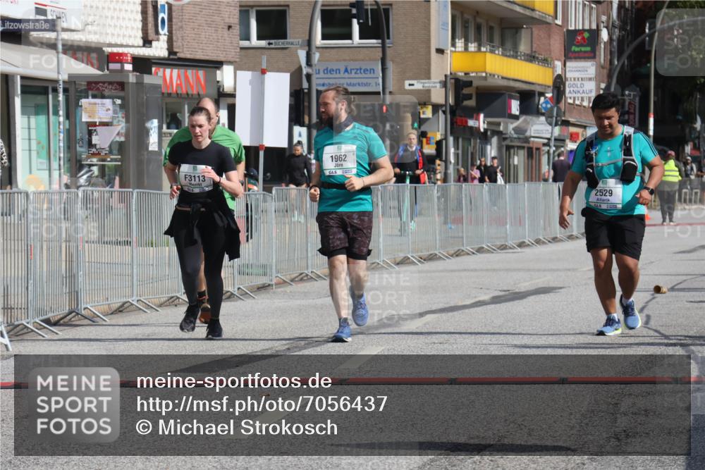 15.09.2024 - PSD Bank Halbmarathon Michael Strokosch http://msf.ph/oto/7056437 15.09.2024 12:49:30 Ziel 1962, 2235, 2529, 3113 meine-sportfotos.de