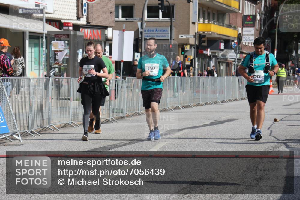 15.09.2024 - PSD Bank Halbmarathon Michael Strokosch http://msf.ph/oto/7056439 15.09.2024 12:49:30 Ziel 1962, 2235, 2529, 3113 meine-sportfotos.de