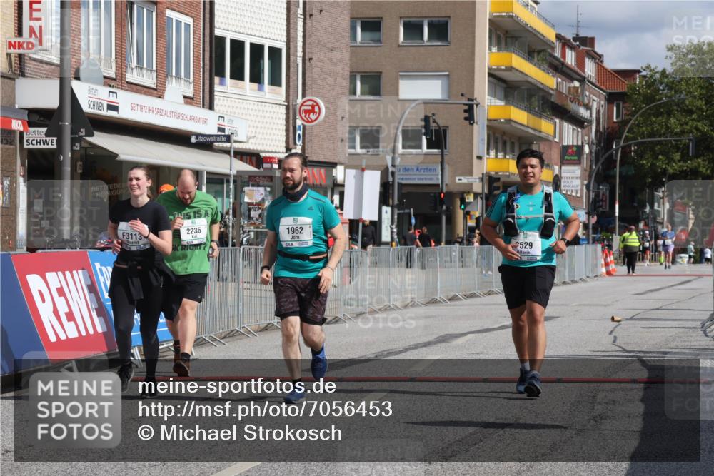 15.09.2024 - PSD Bank Halbmarathon Michael Strokosch http://msf.ph/oto/7056453 15.09.2024 12:49:33 Ziel 1962, 2235, 2529, 3113 meine-sportfotos.de