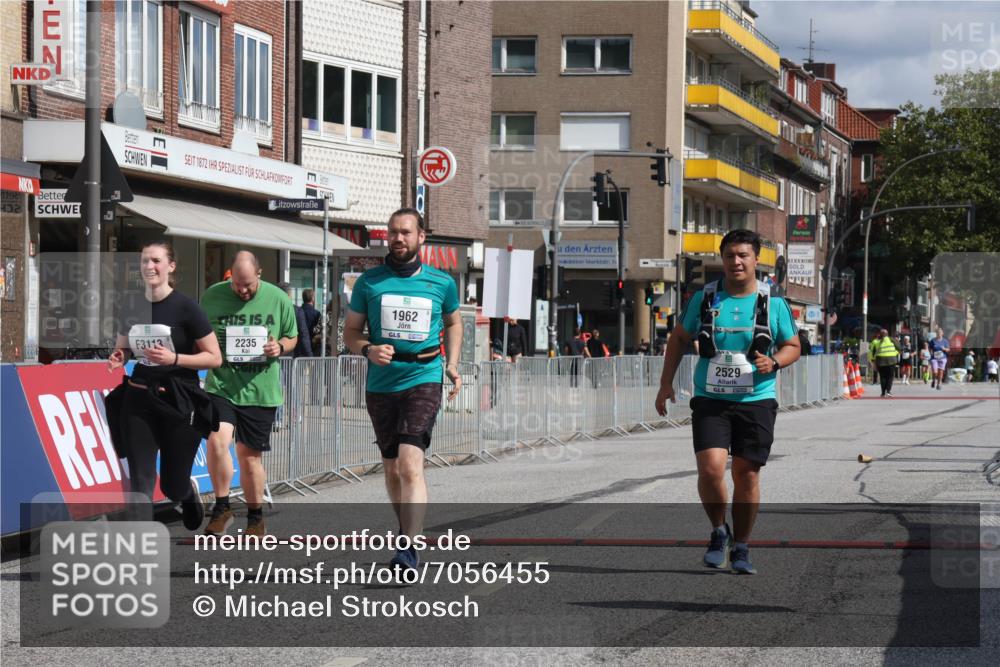 15.09.2024 - PSD Bank Halbmarathon Michael Strokosch http://msf.ph/oto/7056455 15.09.2024 12:49:33 Ziel 1962, 2235, 2529, 3113 meine-sportfotos.de