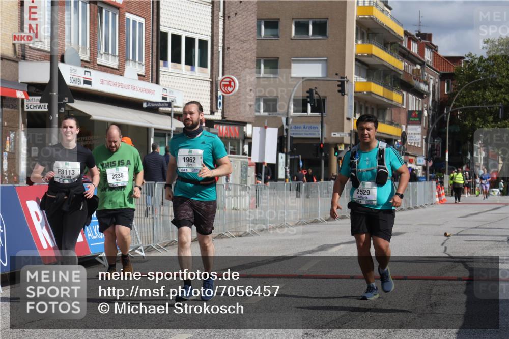 15.09.2024 - PSD Bank Halbmarathon Michael Strokosch http://msf.ph/oto/7056457 15.09.2024 12:49:34 Ziel 1962, 2235, 2529, 3113 meine-sportfotos.de