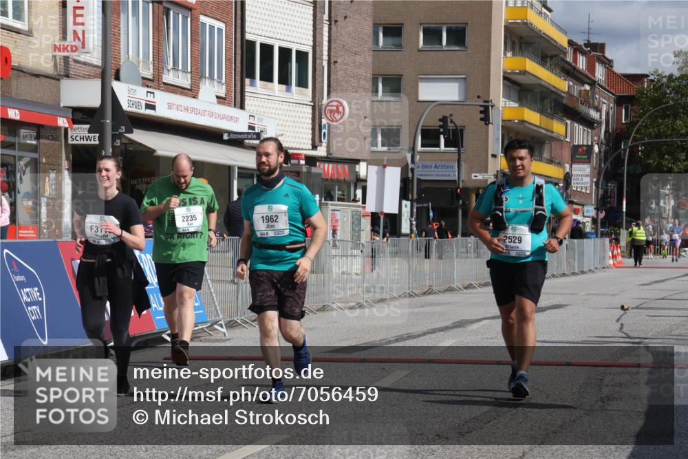 15.09.2024 - PSD Bank Halbmarathon Michael Strokosch http://msf.ph/oto/7056459 15.09.2024 12:49:34 Ziel 1962, 2235, 2529, 3113 meine-sportfotos.de