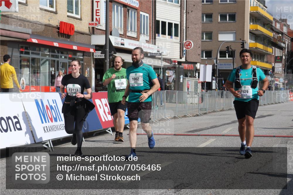 15.09.2024 - PSD Bank Halbmarathon Michael Strokosch http://msf.ph/oto/7056465 15.09.2024 12:49:35 Ziel 1962, 2235, 2529, 3113 meine-sportfotos.de