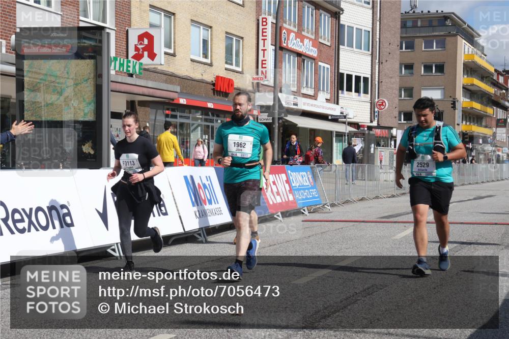 15.09.2024 - PSD Bank Halbmarathon Michael Strokosch http://msf.ph/oto/7056473 15.09.2024 12:49:36 Ziel 1962, 2235, 2529, 3113 meine-sportfotos.de
