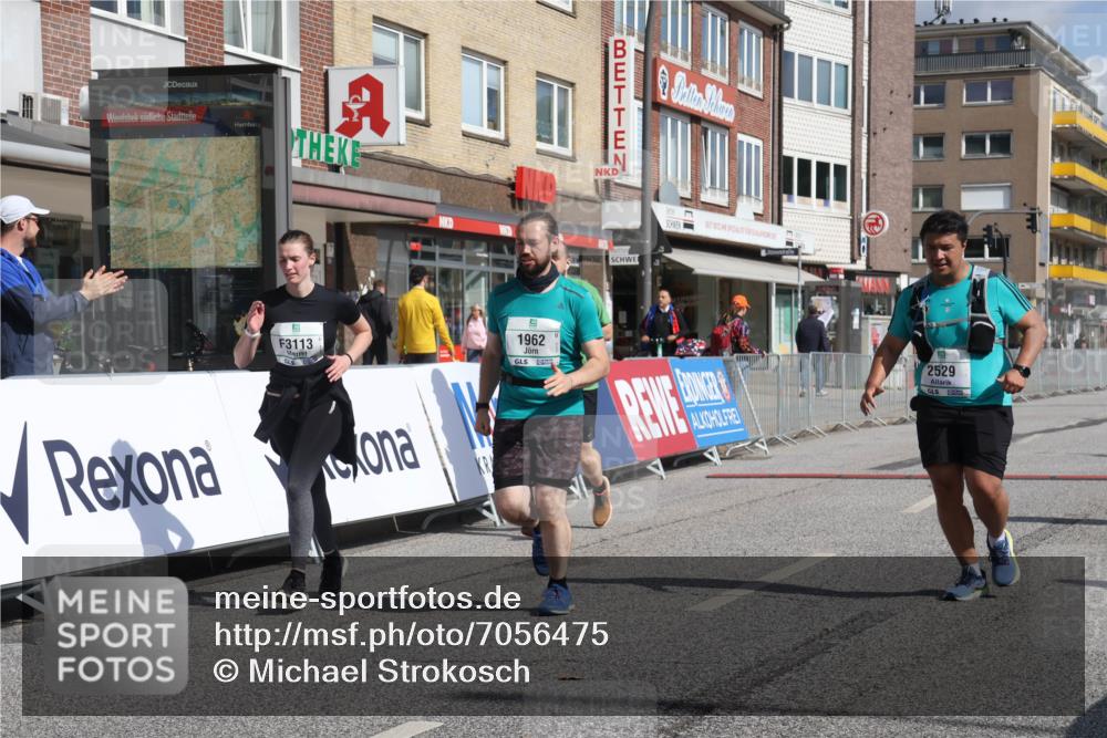 15.09.2024 - PSD Bank Halbmarathon Michael Strokosch http://msf.ph/oto/7056475 15.09.2024 12:49:36 Ziel 1962, 2235, 2529, 3113 meine-sportfotos.de