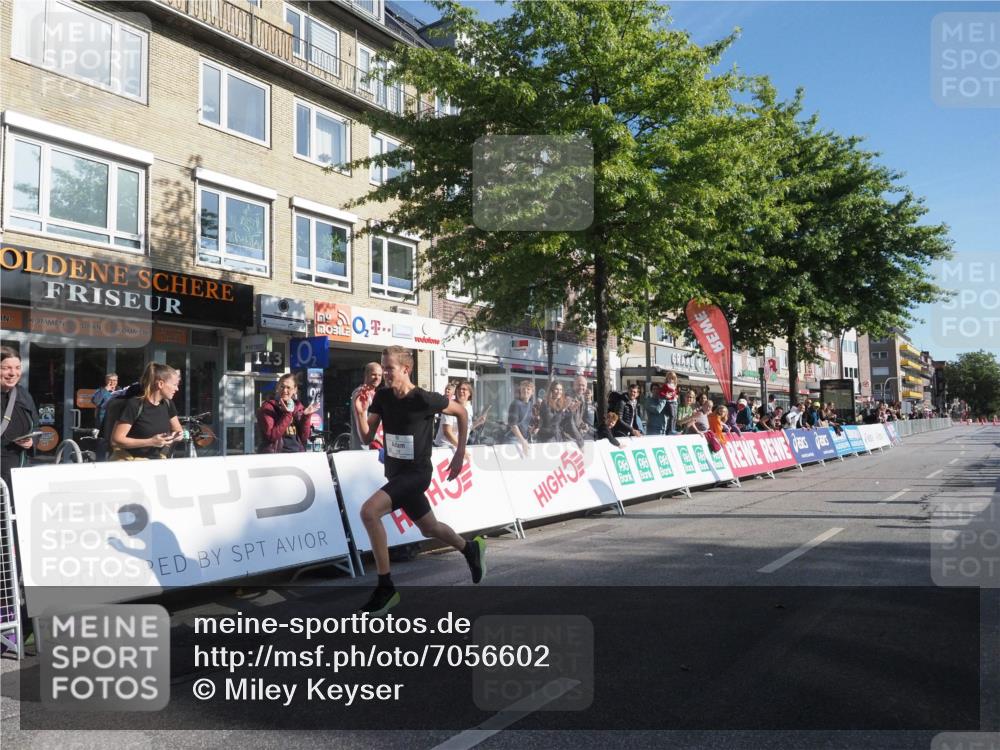 15.09.2024 - PSD Bank Halbmarathon Miley Keyser http://msf.ph/oto/7056602 15.09.2024 10:24:20 Ziel 117 meine-sportfotos.de