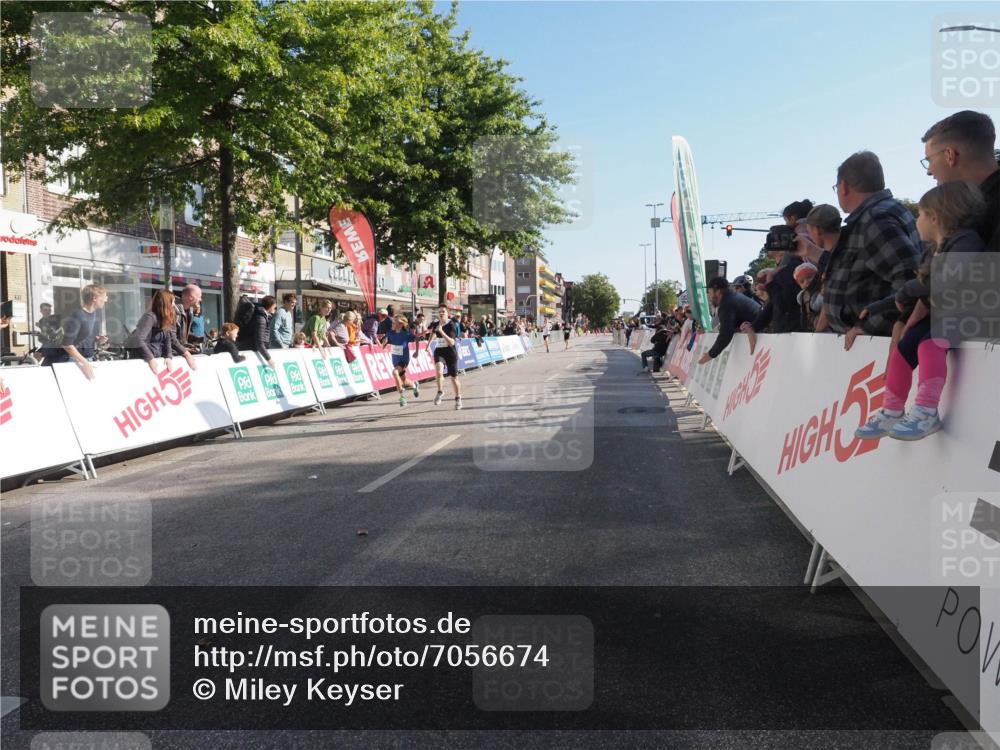 15.09.2024 - PSD Bank Halbmarathon Miley Keyser http://msf.ph/oto/7056674 15.09.2024 10:24:56 Ziel 61, 119, 131, 211 meine-sportfotos.de