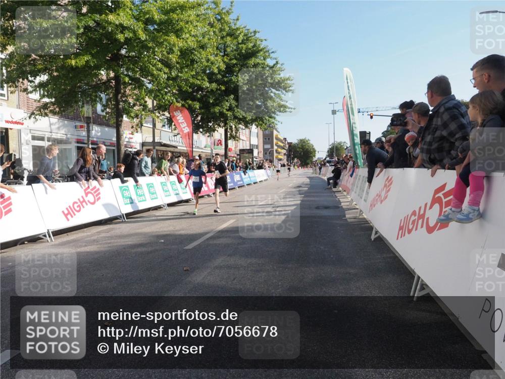 15.09.2024 - PSD Bank Halbmarathon Miley Keyser http://msf.ph/oto/7056678 15.09.2024 10:24:56 Ziel 61, 119, 131, 211 meine-sportfotos.de