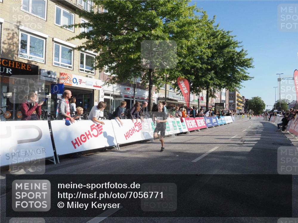 15.09.2024 - PSD Bank Halbmarathon Miley Keyser http://msf.ph/oto/7056771 15.09.2024 10:25:04 Ziel 102, 119, 131, 165, 177 meine-sportfotos.de