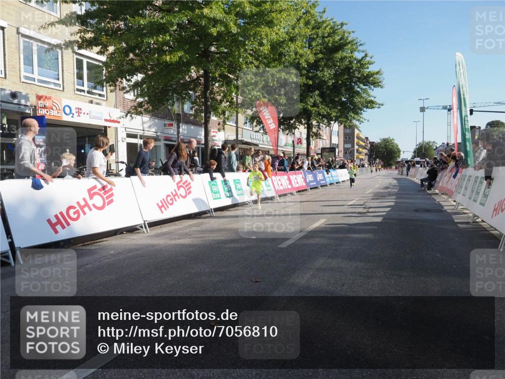 15.09.2024 - PSD Bank Halbmarathon Miley Keyser http://msf.ph/oto/7056810 15.09.2024 10:25:12 Ziel 7, 19, 102, 119, 165, 177 meine-sportfotos.de