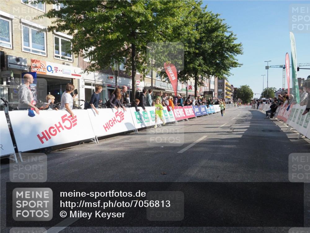15.09.2024 - PSD Bank Halbmarathon Miley Keyser http://msf.ph/oto/7056813 15.09.2024 10:25:12 Ziel 7, 19, 102, 119, 165, 177 meine-sportfotos.de