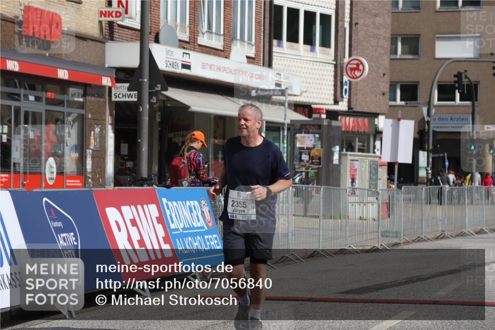 15.09.2024 - PSD Bank Halbmarathon Michael Strokosch http://msf.ph/oto/7056840 15.09.2024 12:50:54 Ziel 2355 meine-sportfotos.de