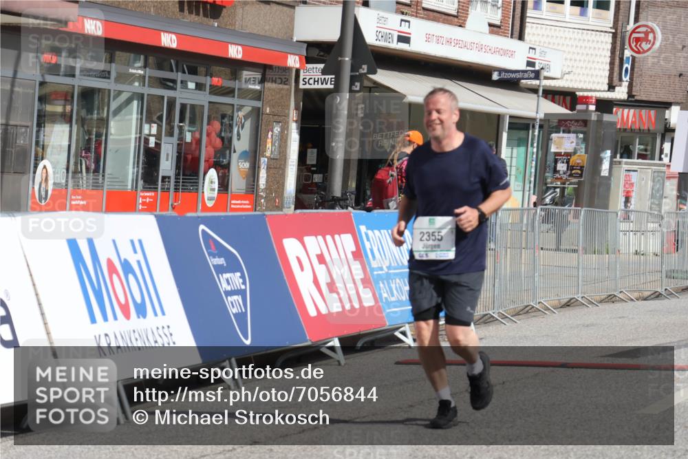 15.09.2024 - PSD Bank Halbmarathon Michael Strokosch http://msf.ph/oto/7056844 15.09.2024 12:50:54 Ziel 2355 meine-sportfotos.de