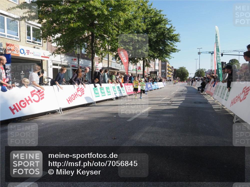 15.09.2024 - PSD Bank Halbmarathon Miley Keyser http://msf.ph/oto/7056845 15.09.2024 10:25:14 Ziel 7, 19, 66, 102, 165, 177 meine-sportfotos.de