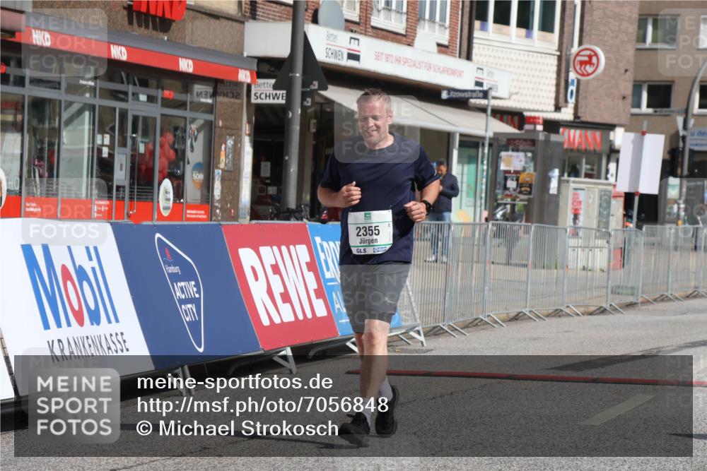15.09.2024 - PSD Bank Halbmarathon Michael Strokosch http://msf.ph/oto/7056848 15.09.2024 12:50:54 Ziel 2355 meine-sportfotos.de